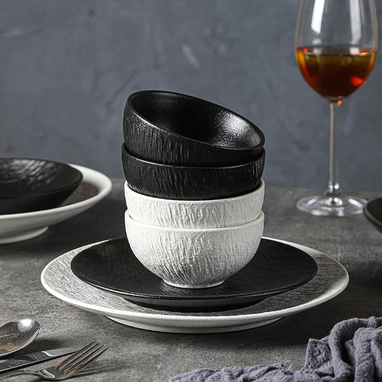 レトロなロックパターンの陶器の洋風皿、フロスト加工の絶妙な白黒食器、 レトロなロックパターンの陶器の洋風皿、フロスト加工の絶妙な白黒食器、スプーン、黒（14インチの魚皿、白）