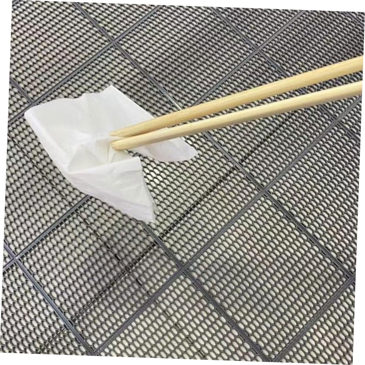 Hohopeti Ergonomic Bamboo Trash Clip 4-Piece Litter Picker Sturdy Grabber for Easy Garbage Removal for Home Garden