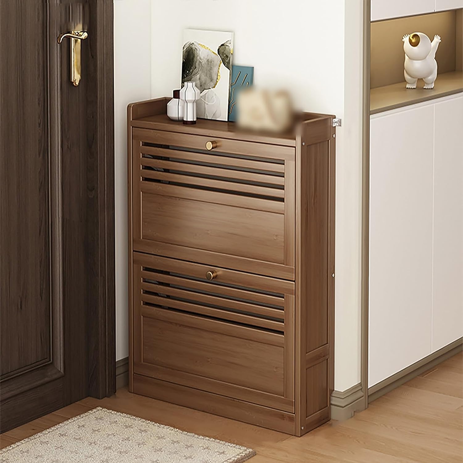 Armoire à chaussures peu encombrant pour résoudre le manque de place au sol