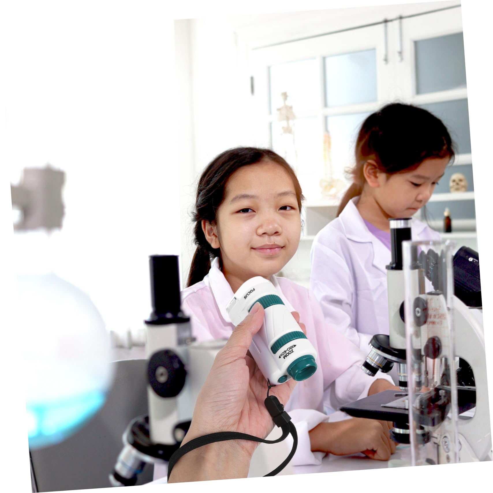 VANZACK 1 Set Portable Microscope for Science Experiments Safe Lightweight Educational Tool for School Projects Biology Exploration Reveals Tiny Organisms Specimens