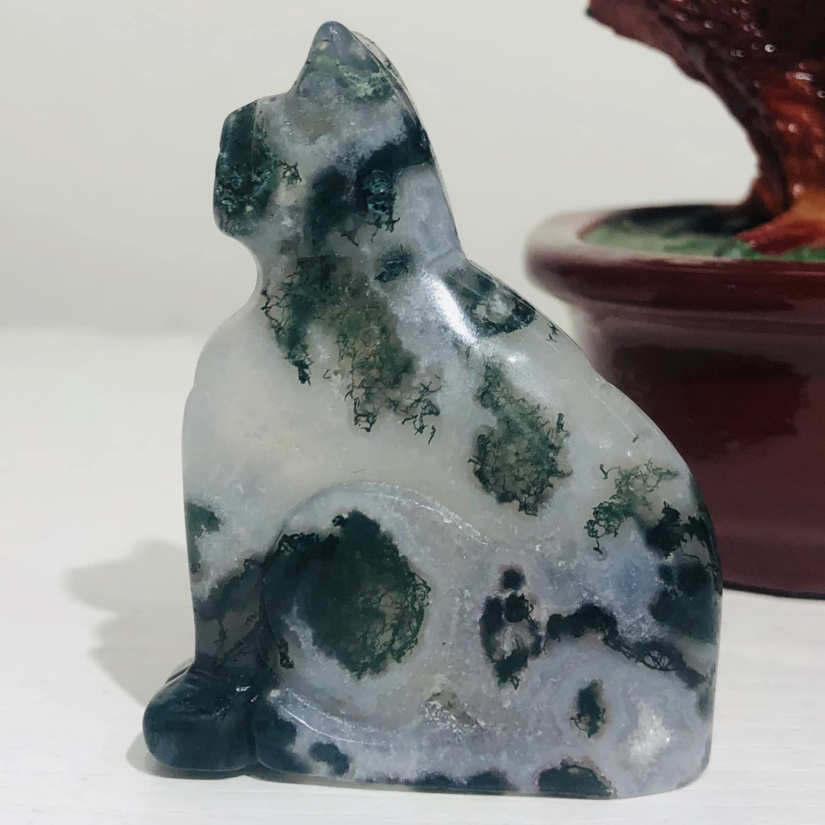 Amazon.co.jp: 猫の置物 天然の苔瑪瑙の彫刻が施された動物の像 ローズ