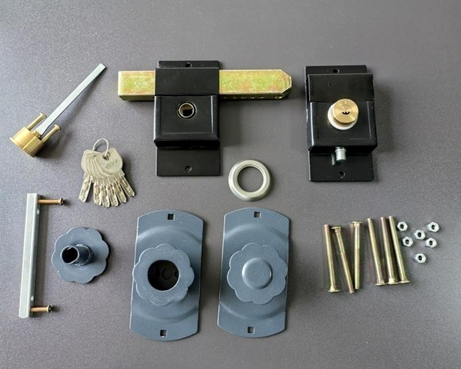 Long Throw Gate Lock, Euro Profile Keyed Both Sides Gate Lock for Sheds, Gates & Garage Doors & Wooden Gates,Door Thickness: 1.18 "to 2" (30mm-50mm), Grey, 6 Keys