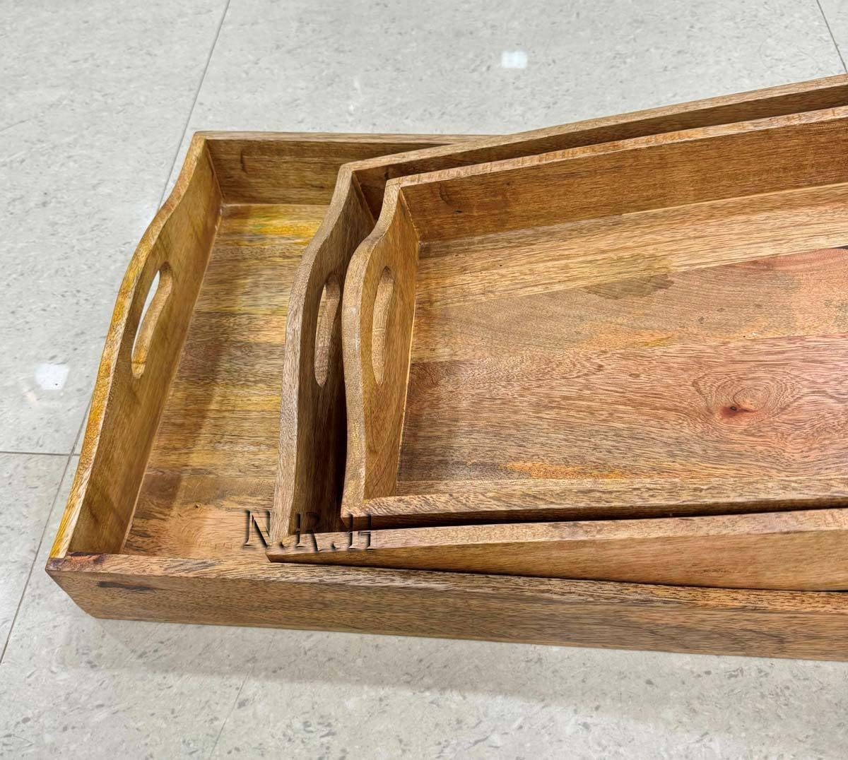 Plateaux de service rustiques en bois avec poignée – Lot de 3 plateaux de service décoratifs pour servir des aliments – Plateaux multi-usages – Décoration de maison/petit déjeuner/table