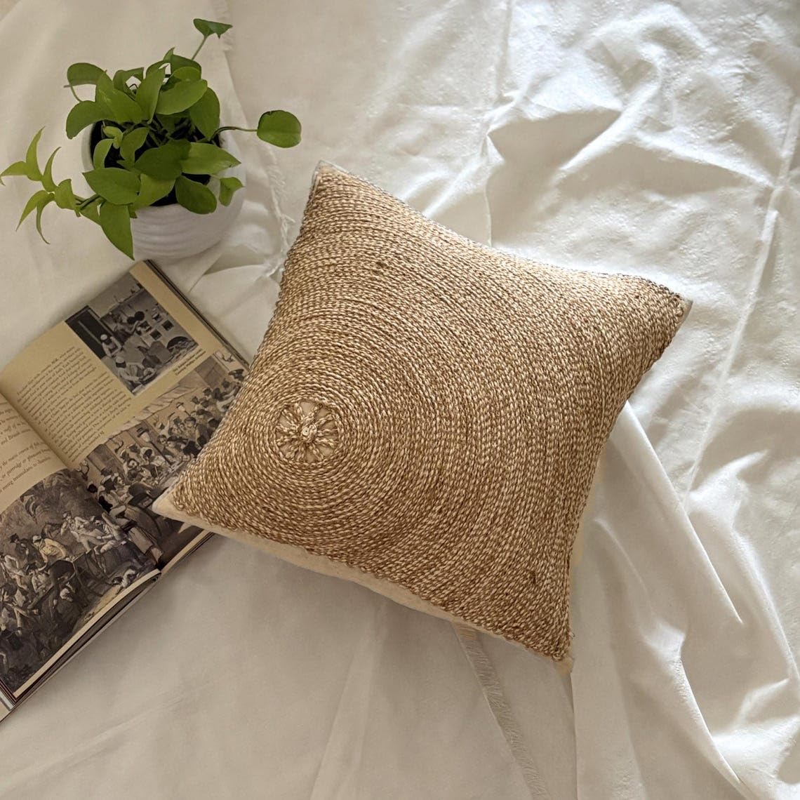 The HomeCentric Ecru Set di 2, 50x50 cm Lino Di Cotone Designer Toss Pillows, Cavo Di Iuta, Ricamo Beige Cotone Federa Lettino, Contemporaneo Cerchi e Punti Federe per cuscini - Back To Earth
