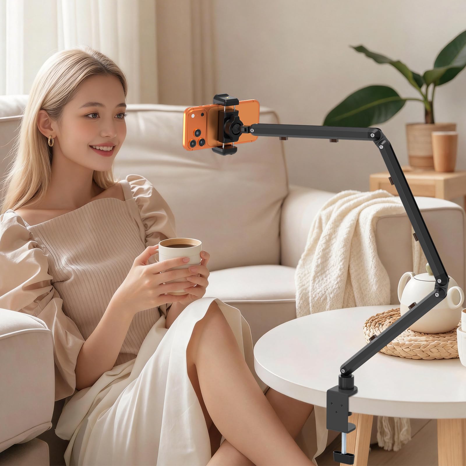 Mippko Supporto per telefono da scrivania, braccio articolato regolabile a 3 livelli per iPhone, resistente, con morsetto a C, braccio lungo pieghevole da 83,8 cm e supporto girevole a 360°, adatto