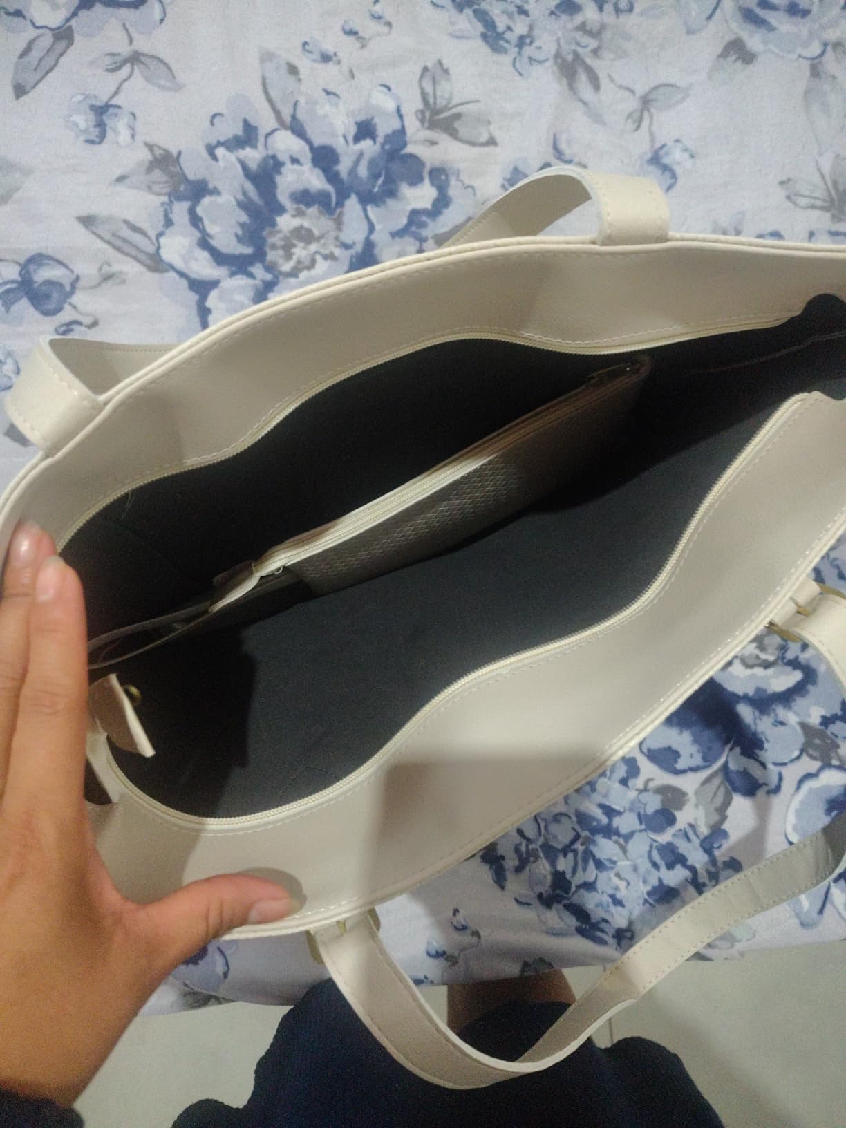 Kit Bolsa Feminina Tipo Sacola + Necessaire Willibags