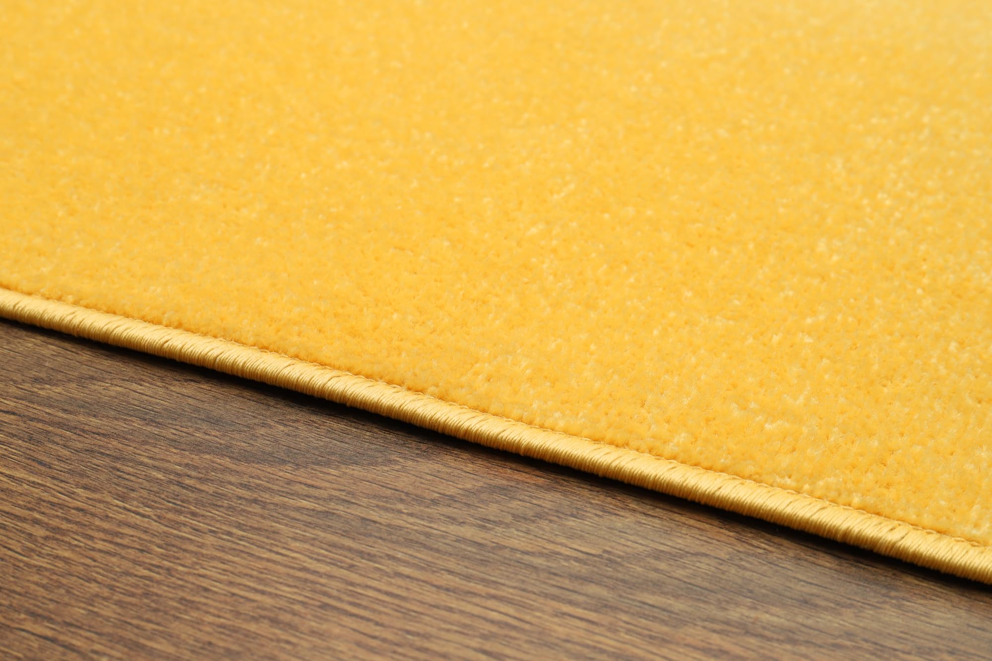 TAPISO Mono Rund Teppich Kurzflor Indoor Outdoor UV-beständig Gelb Einfarbig Wohnzimmer Schlafzimmer Kinderzimmer Modern Design ÖKO-TEX 240 x 240 cm