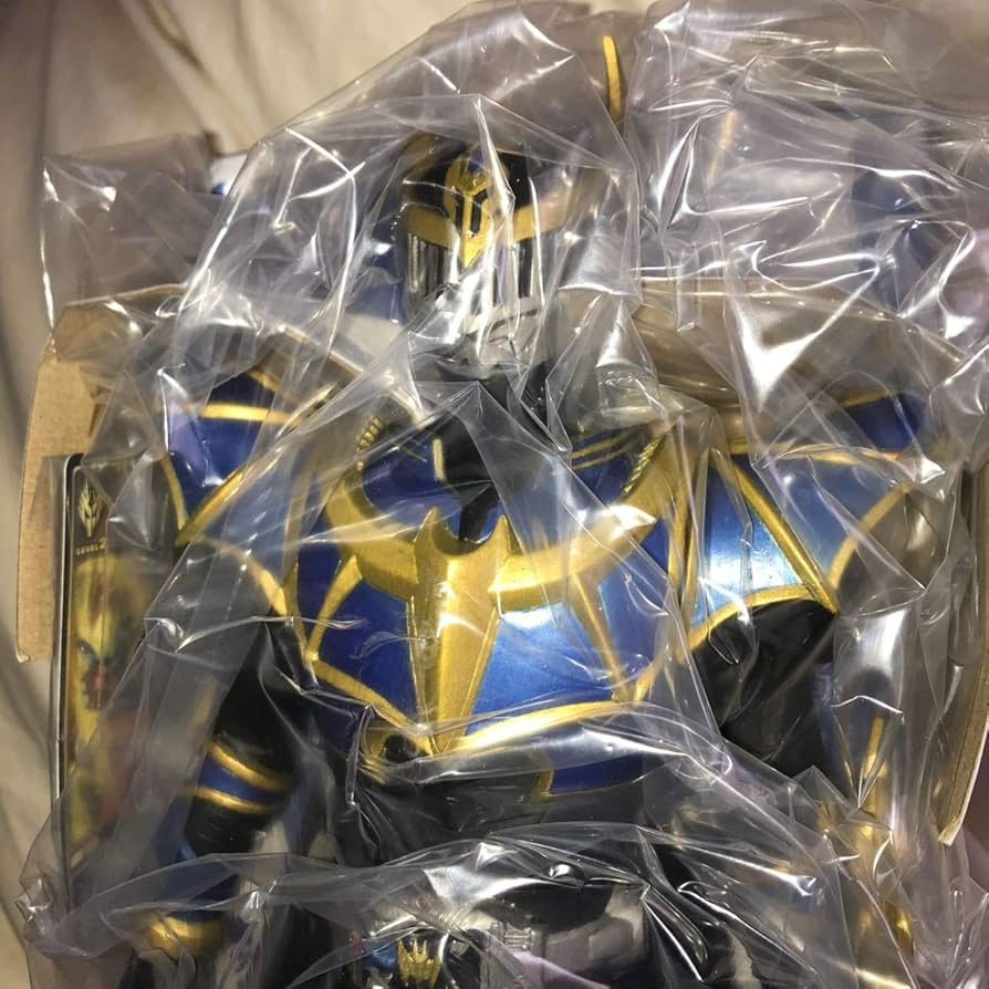 仮面ライダー龍騎　仮面ライダーナイトサバイブ　とく大フィギュア　アドベンカード付 Amazon.co.jp: かめんライダーナイトサバイブ とく大 リアル