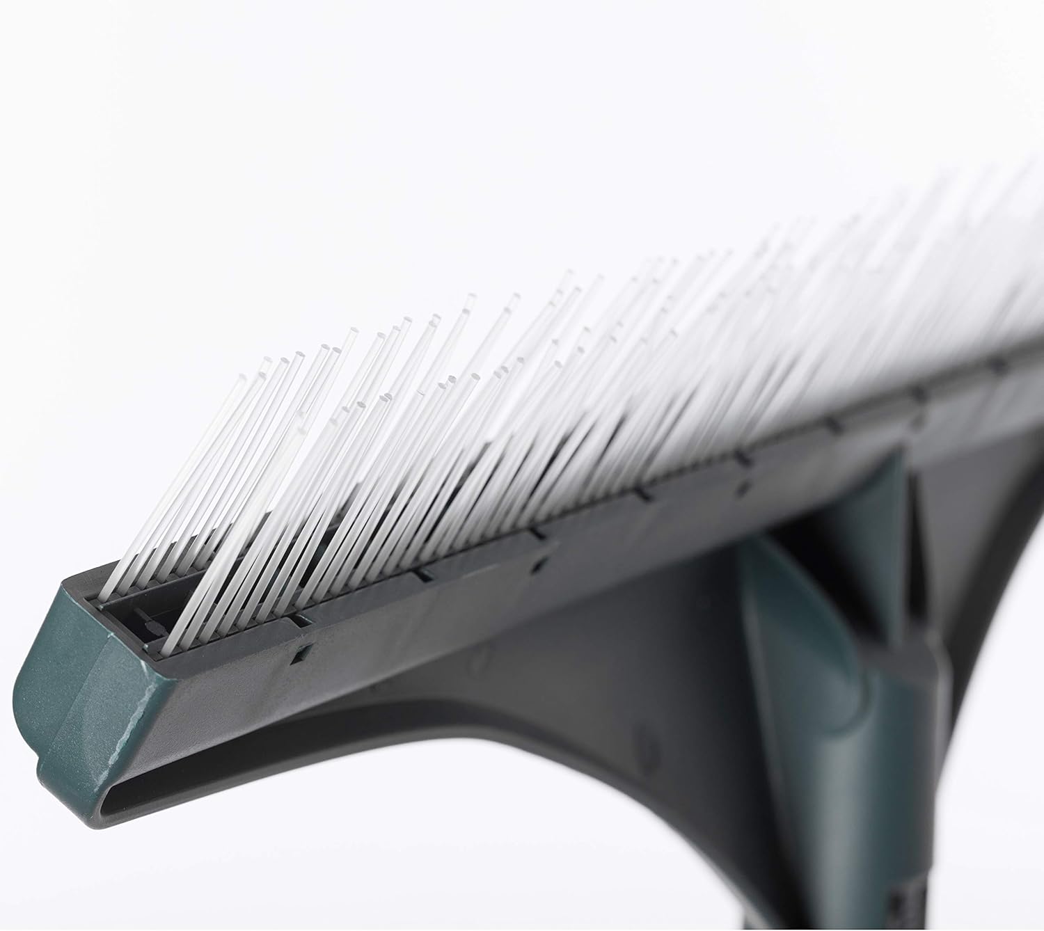 Artificial Turf Garden Carpet Rake with Extendable Lightweight Telescopic Handle,Green