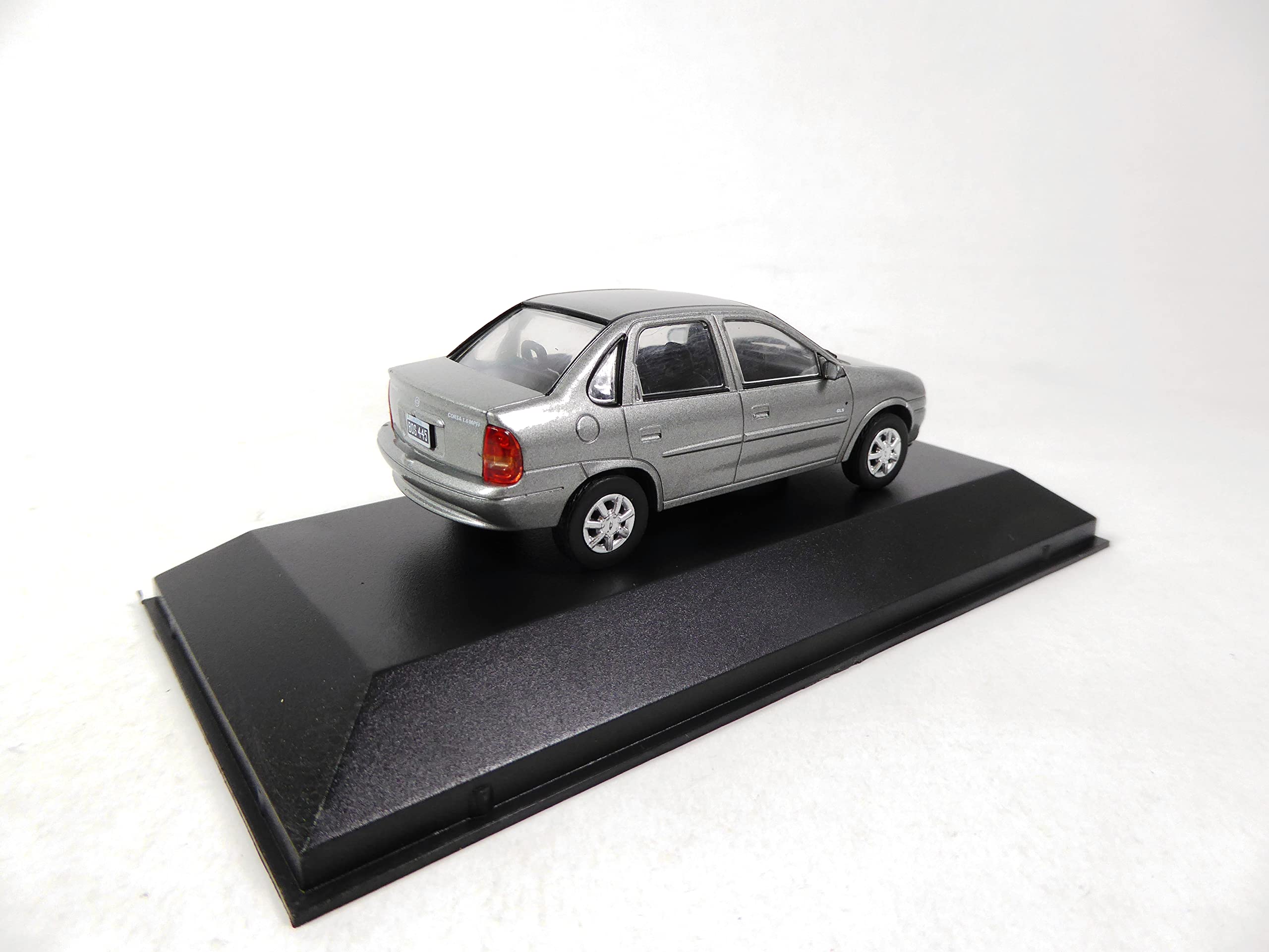 OPO 10 - 1:43 Car Chevrolet Corsa GLS 1997 - AR58 : Amazon.com.br