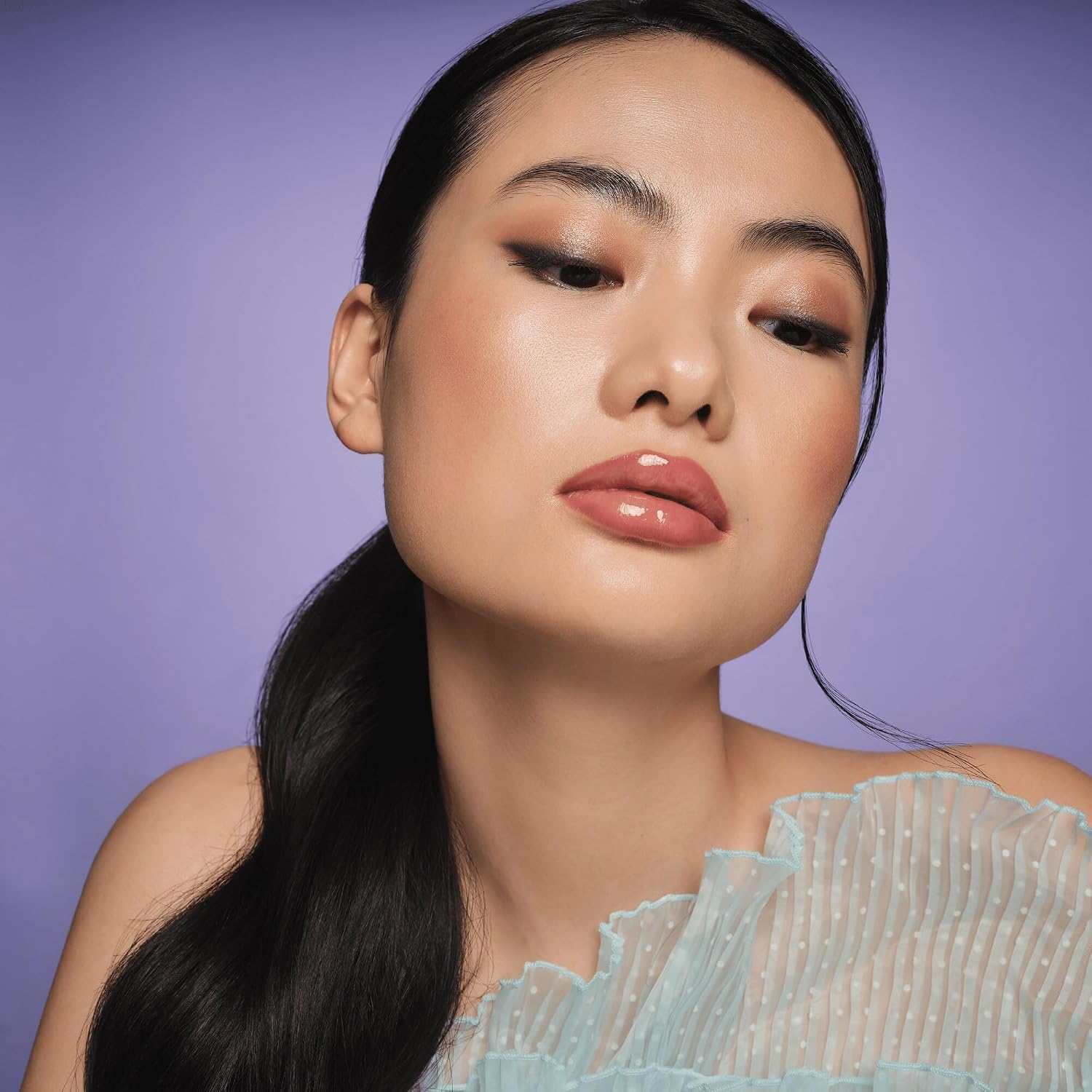 Catrice Палетка теней для век Disney Алиса в стране чудес Eyeshadow Palette с высокой пигментацией с блестками насыщенный цвет сияющая 14 г