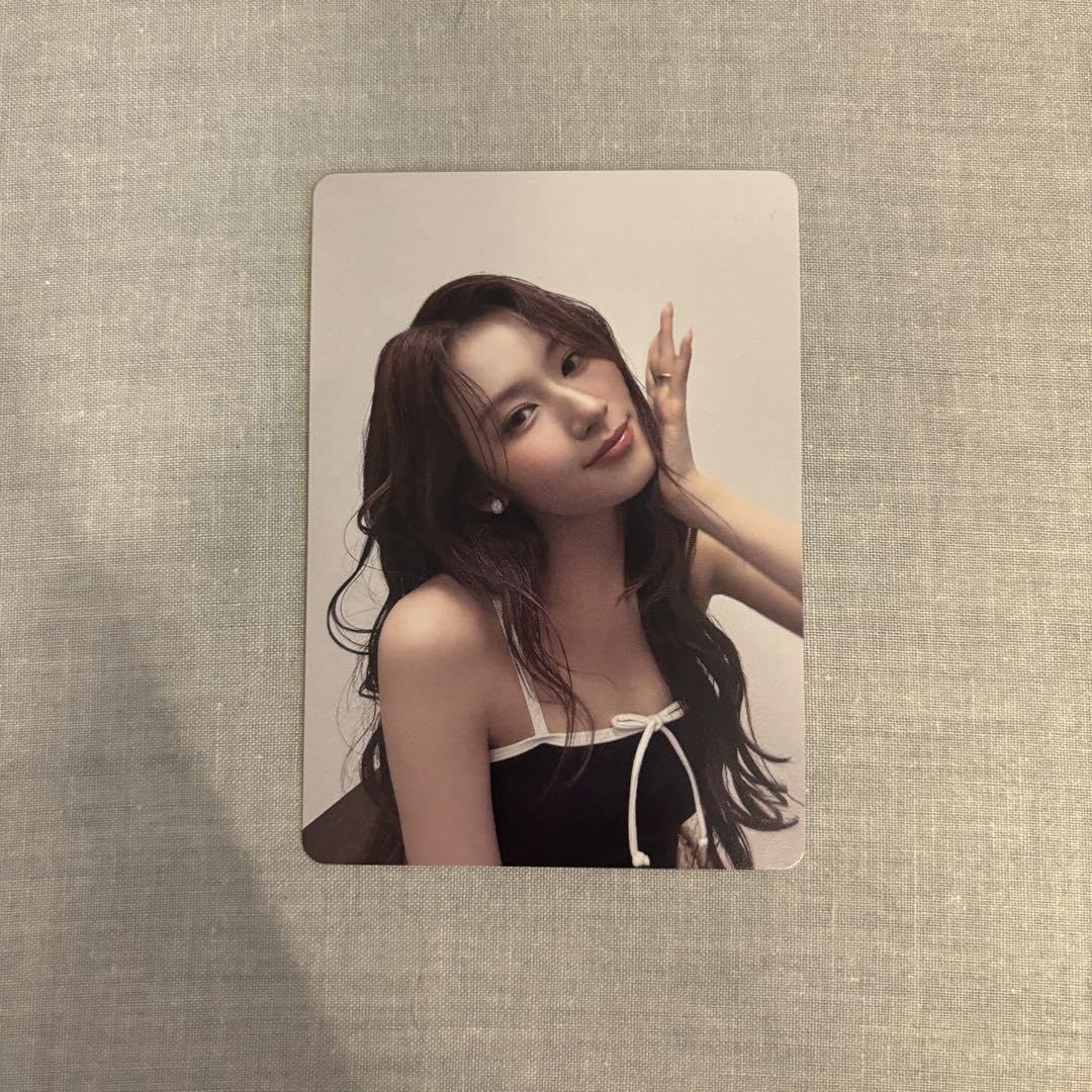 Amazon.co.jp: Sana TWICE DIVE Purchase Bonus Trading Card : Toys