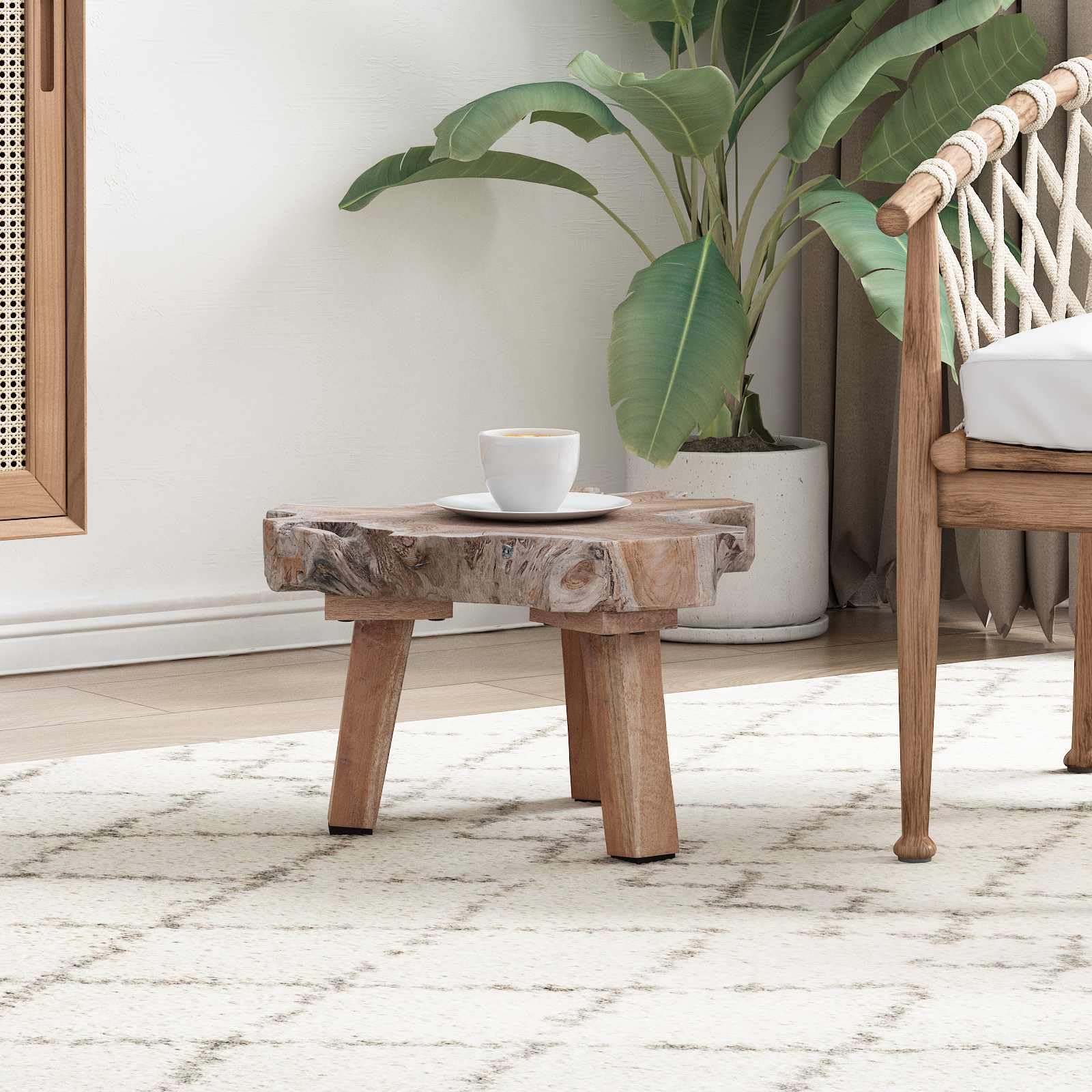 Table de chevet marron compacte pour optimiser le rangement des petites chambres