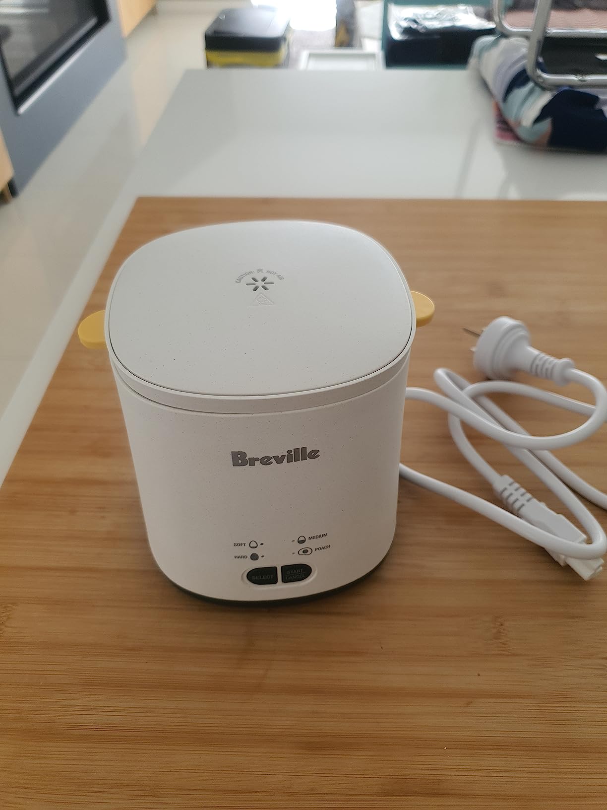 Breville the Eggspert 4 Up Egg Cooker Home