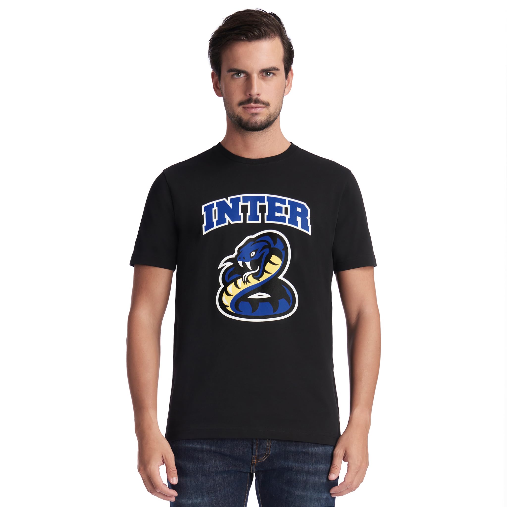 Inter T-Shirt, Adulto-Unisex, Prodotto Ufficiale, Design con Biscione Collezione Esclusiva Back to Stadium, 100% Cotone, Adatta a Tutti i Tifosi Nerazzurri