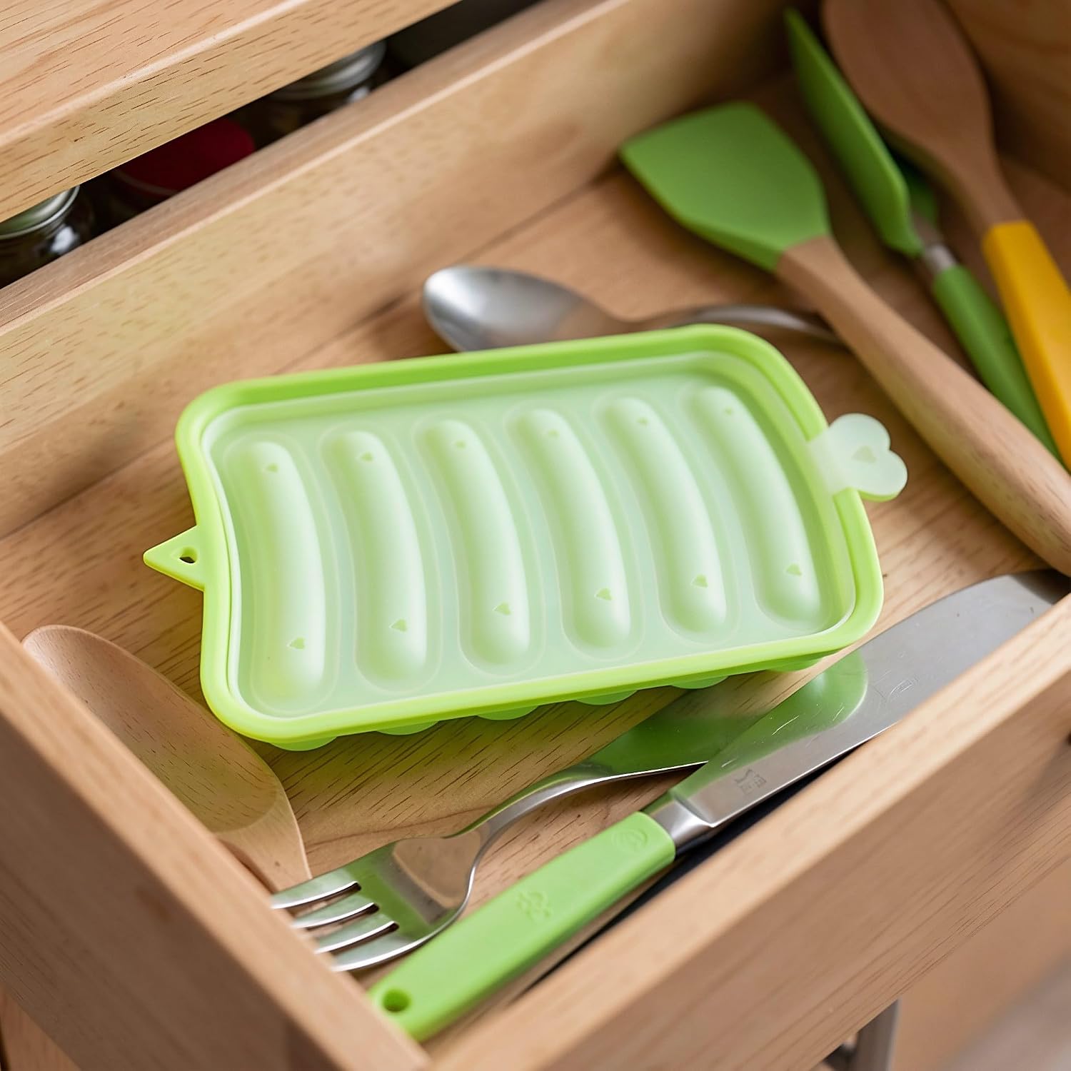 Ipetboom Silicone Hot Dog Mold, Non-Stick Hot Dog Bun Pan Green