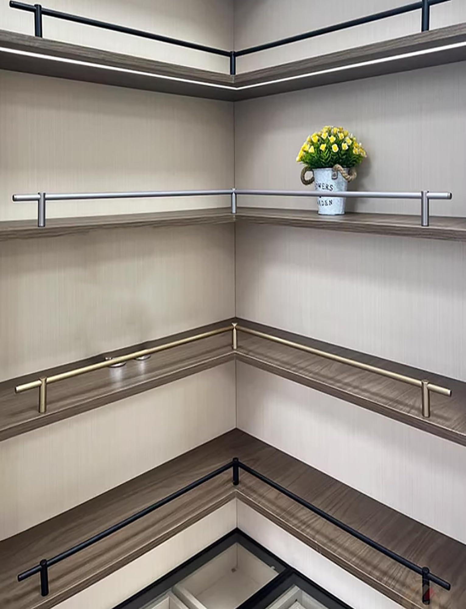 Aluminiowa osłona narożna, ochraniacz krawędzi w kształcie litery L do szafek i mebli, łatwy montaż metalowy zderzak