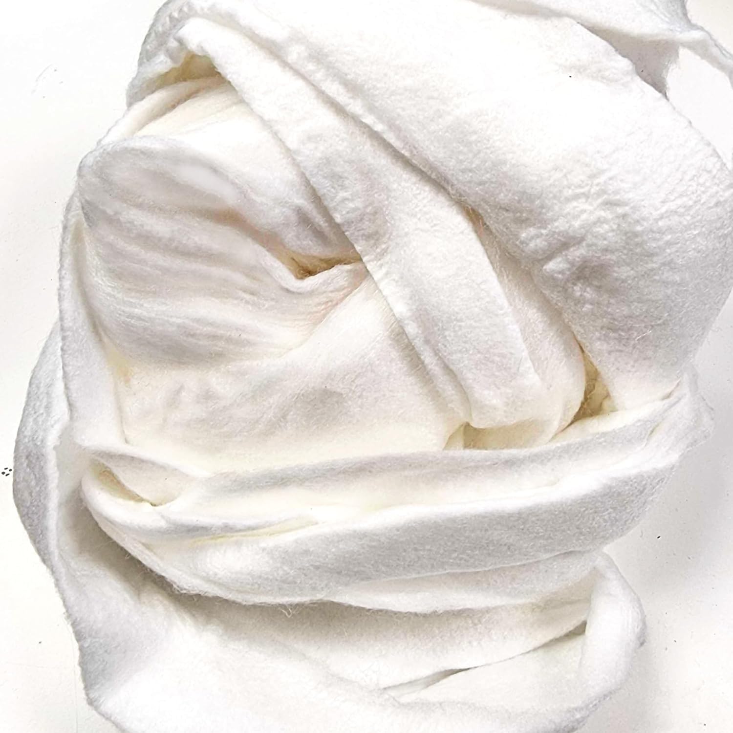 Wadding Batting Remnants Offcuts Mix Sizes End of Roll Fabric Smooth Quilting Filling Cushions Crafts (2 KG)