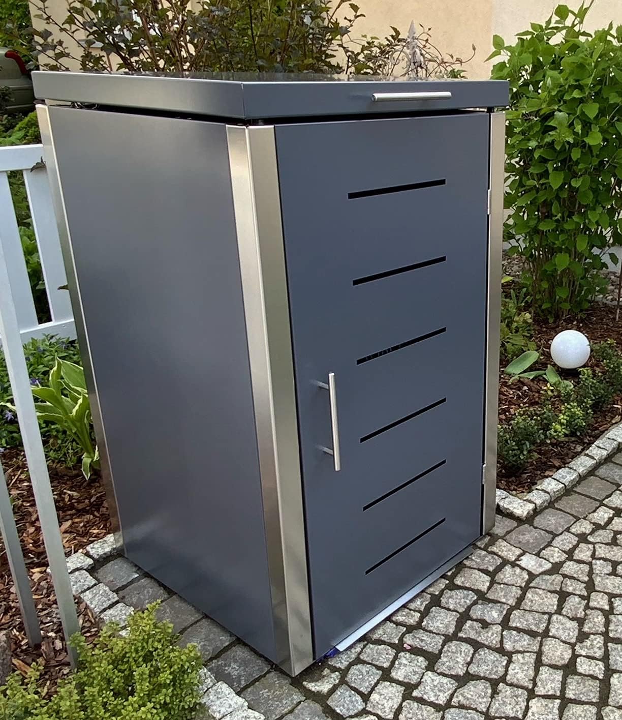 Gero Metal Cladding Wheelie Bin Storage Bin Dustbin, Wheelie Bin Screening Pacco E Line S2 for 4 240 Litre Wheelie Bin in Stainless Steel Look