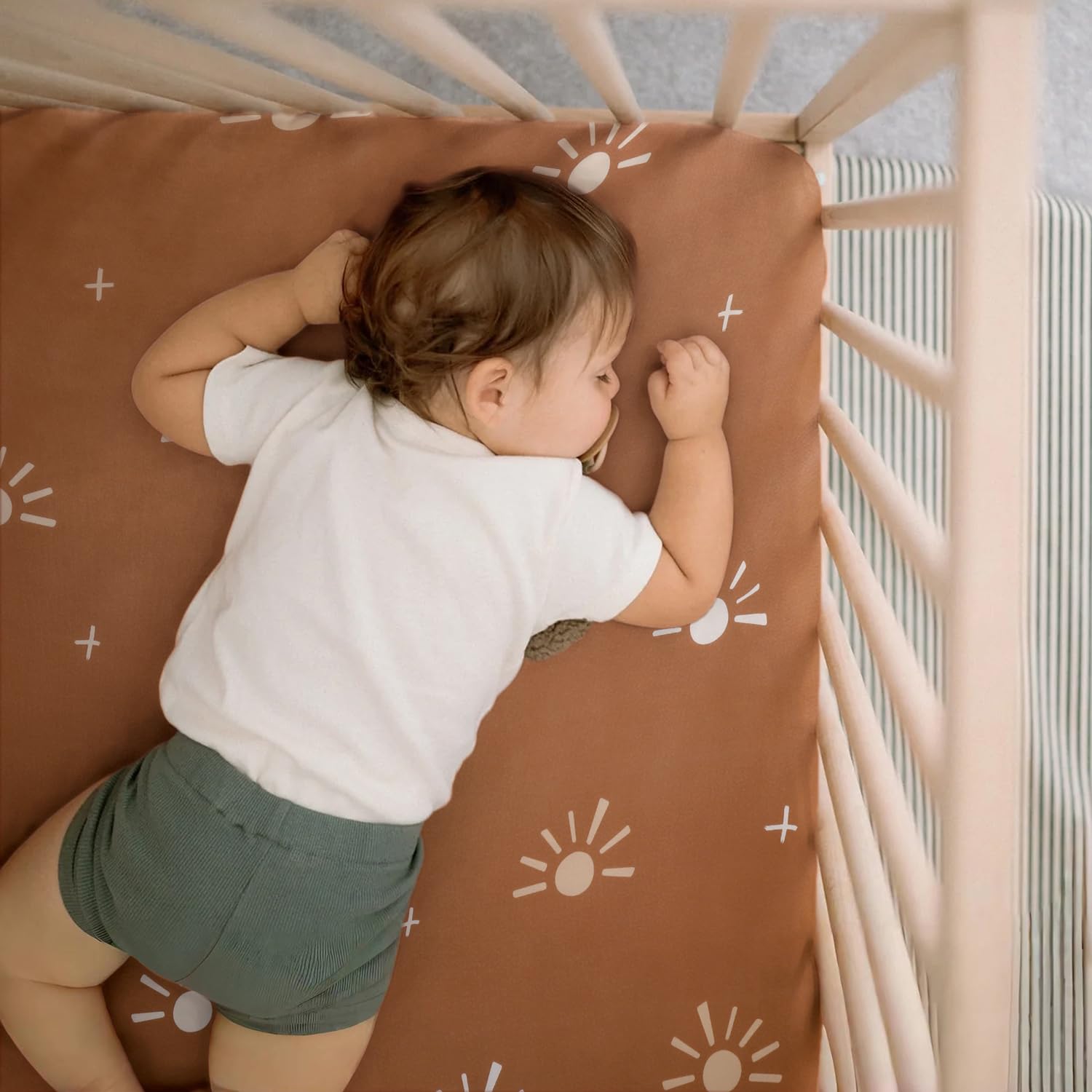 Juego de 2 sábanas bajeras elásticas de punto jersey ultra suaves para cuna, se adapta a todos los colchones estándar de cuna, seguro y cómodo, sábana bajera ajustable para cuna para niños y niñas,