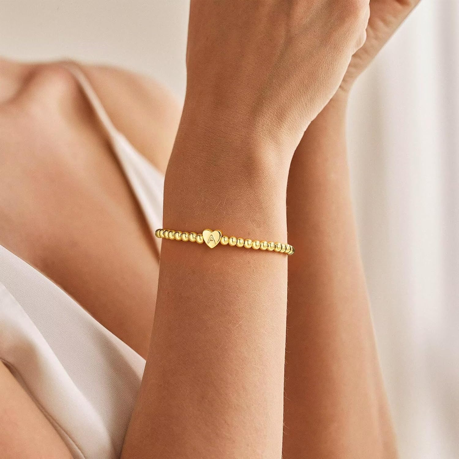Turandoss Heart Beaded Initial Bracelets for Women Girls - 14K-Gold-Plated Initial Bracelet for Girls Jewelry Heart Letter Bracelet Personalized Birthday Gifts for Women Teen Girl Kids