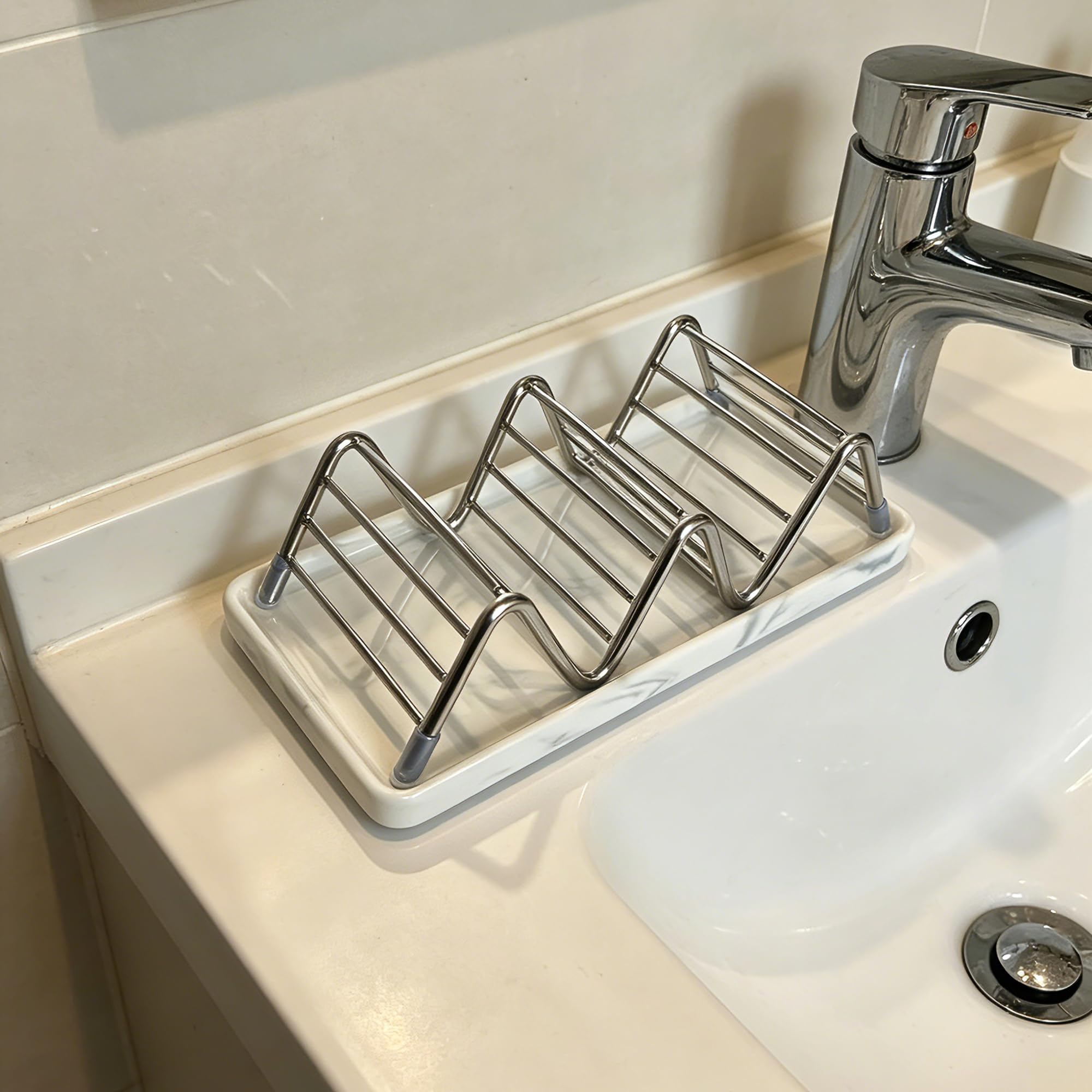 Jabonera, barra de ducha autodrenante de acero inoxidable con bandeja de cerámica, ahorrador de jabón estilo W para baño, fregadero, cocina y encimera (textura gris)