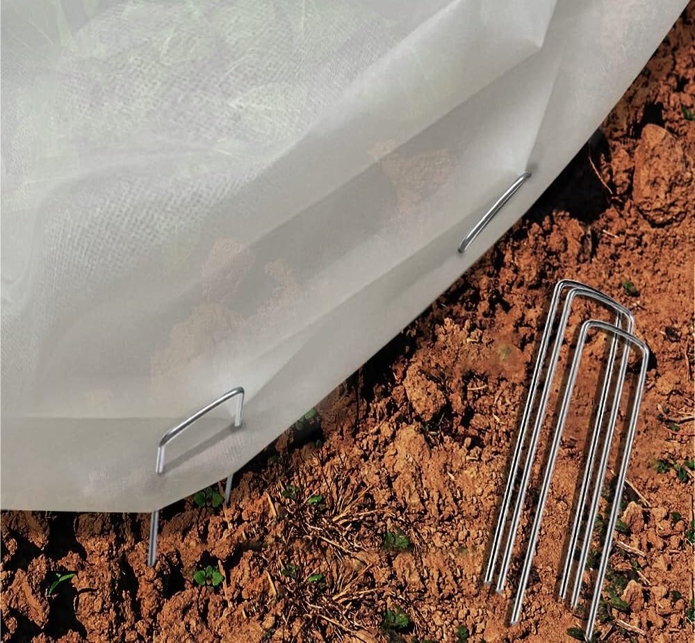 Voile de Jardin avec 10 Piquets, Vlies Horticole 30 g/m², Housse de Protection Contre Le Gel pour Plantes et Légumes, Anti-Oiseaux et Insectes (1-12m)(3 * 12m)