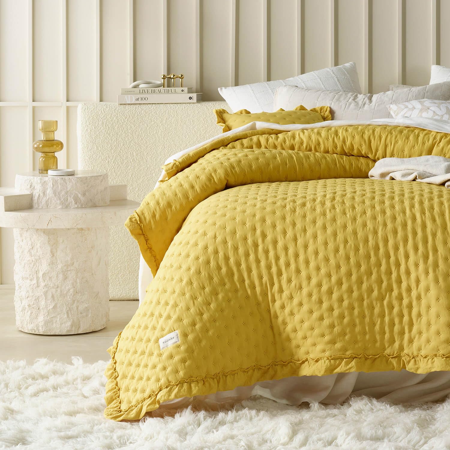 room99 Molly Elegante Colcha en Mostaza 220 x 240 cm Manta versátil como Colcha para Cama o Sofá, Ideal como Colcha para Cama y Sofá