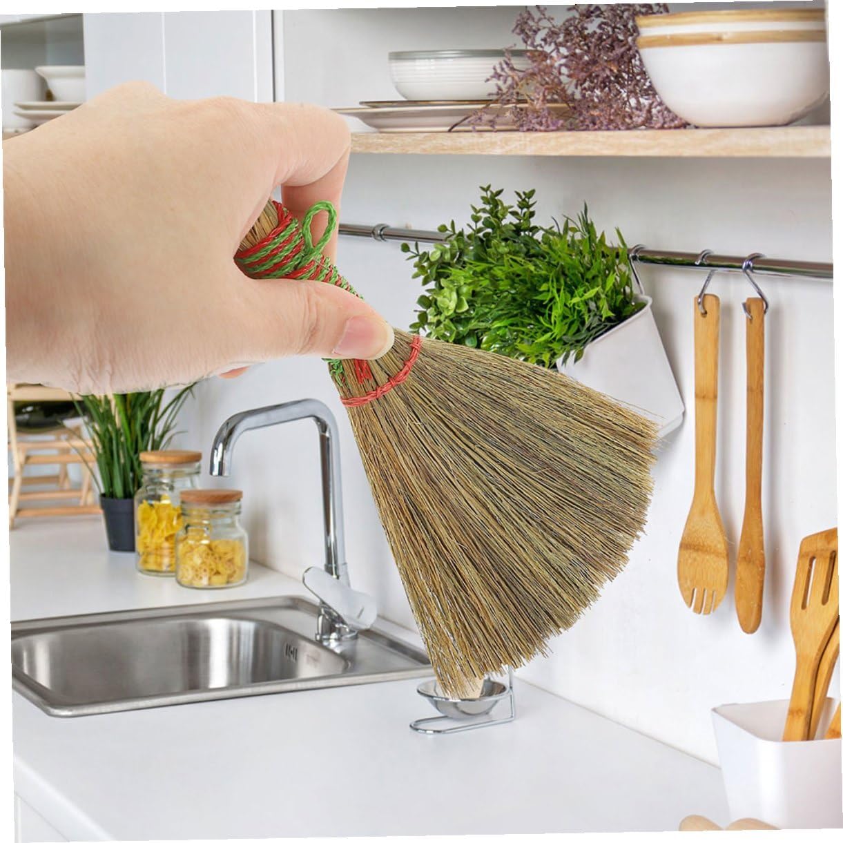 3pcs Portable Desk Brooms Small Whisk Dust Removing Brooms Short Handle Home Cleaning Tools for Desktop Sofa Cabinet Corn Bristle Sweepers