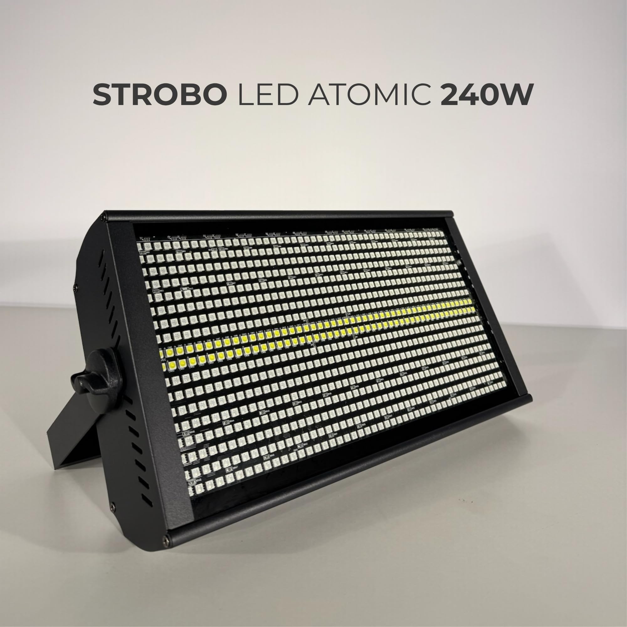 X SOUND & LIGHTING Luces Estroboscópicas Led ATOMIC 240W para Destellos Intensos, Uniformes y de Alto Impacto. Luz Estroboscopica que Combina Luces con Bajo Consumo Energético y Larga Vida Útil