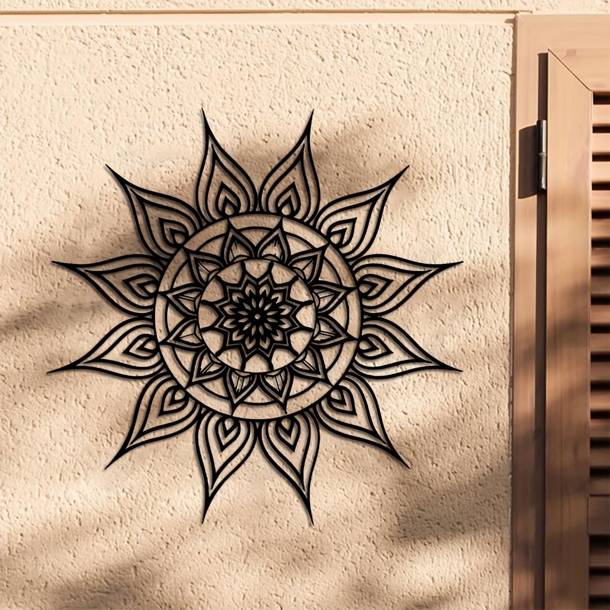 Decoración de pared abstracta contemporánea de metal, gran mandala solar, arte de 40 cm, hierro negro estilo boho con motivos florales, decoración moderna para interiores y exteriores, ideal para