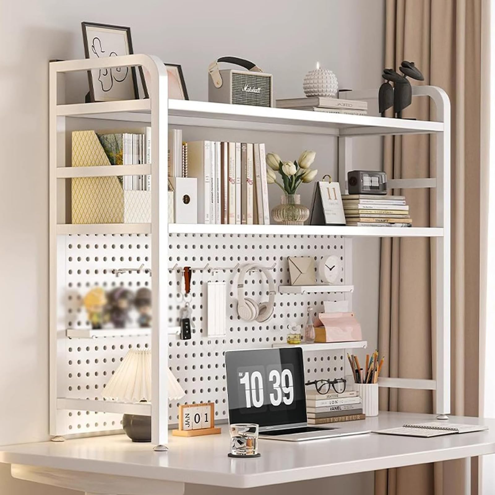 Organizador de escritorio blanco para dormitorio, estantería de metal de 2 niveles de 95 cm, elegante estante de almacenamiento de escritorio, estante de tablero perforado para oficina en casa y