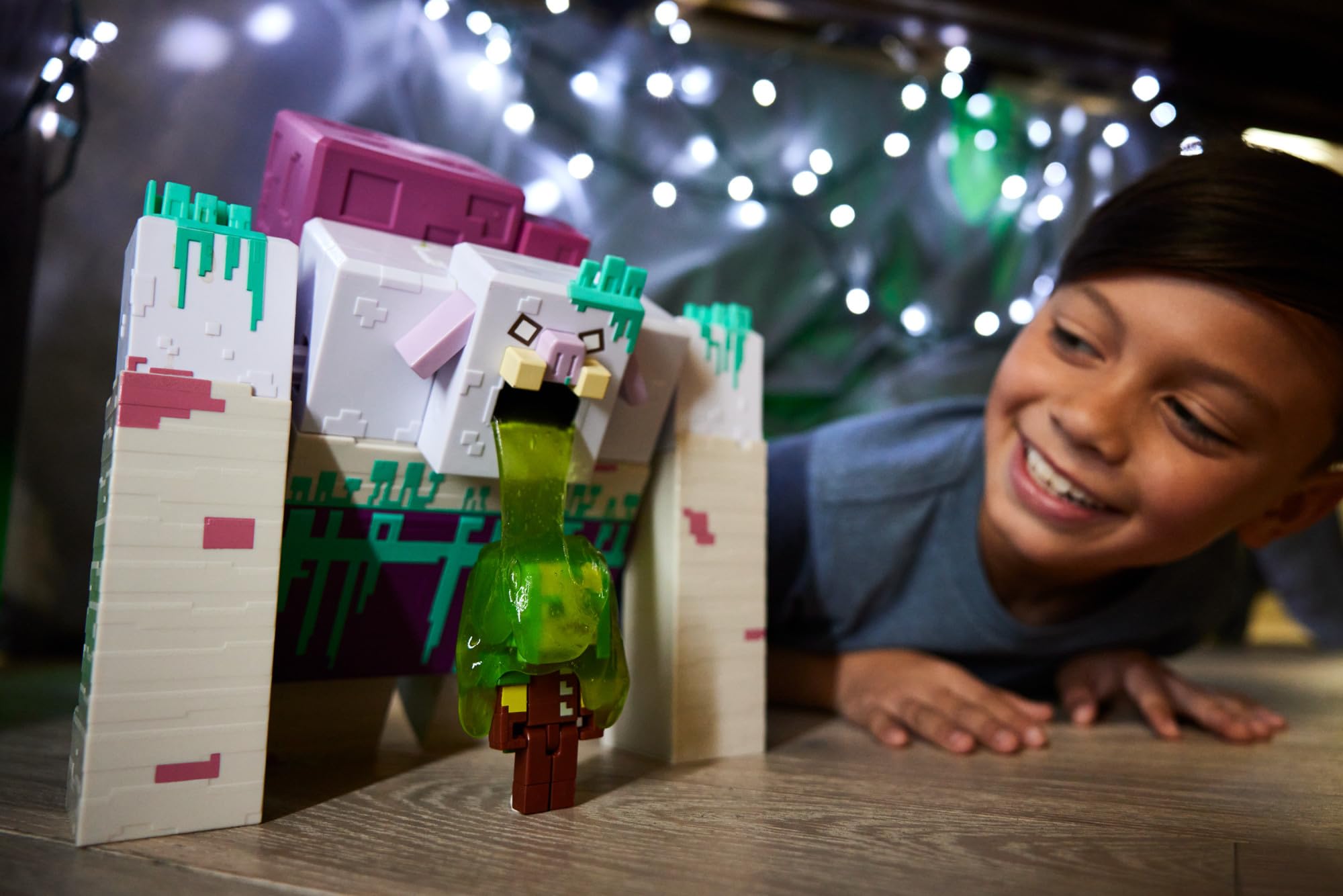 Minecraft Spielzeug, Legends Devourer Actionfigur, 1 Ranger Actionfigur und 2 Zubehörteile, Geschenkset zum Sammeln, HNC08