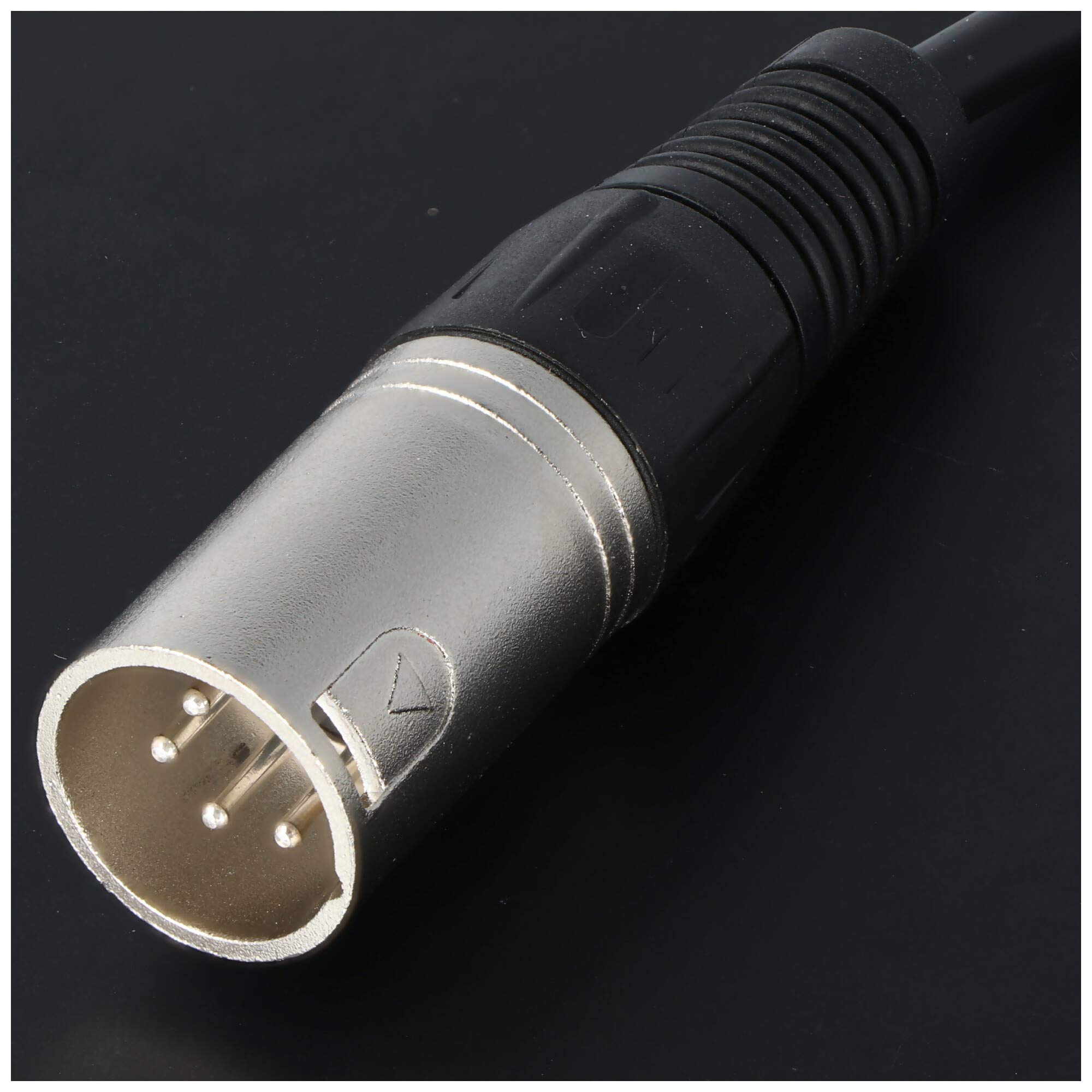 Chargeur 6A pour batterie de vélo électrique 36V Le chargeur silencieux 6A 36V avec un poids de seulement 630 grammes, sans ventilateur.