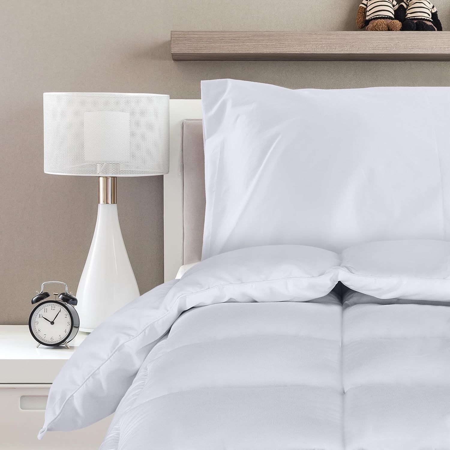Utopia Bedding Piumino 220 x 230 cm, Piumone Leggero per Letto Matrimoniale, Trapunta in Microfibra per Tutte le Stagioni, 100% Imbottitura in Fibra Cava (Bianco)
