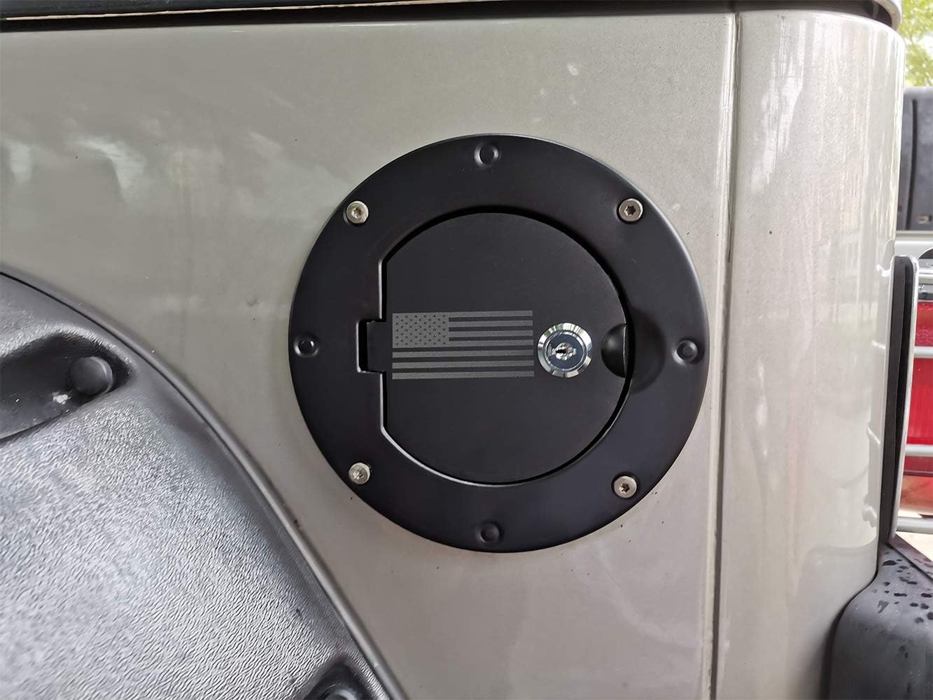 sukemichi TJ Gas Cap Cover For Jeep, Locking Fuel Filler Door Gas Tank Cover For 1997-2006 Jeep Wrangler TJ Accessories, Aluminum, 1 Pack, USA FLAG
