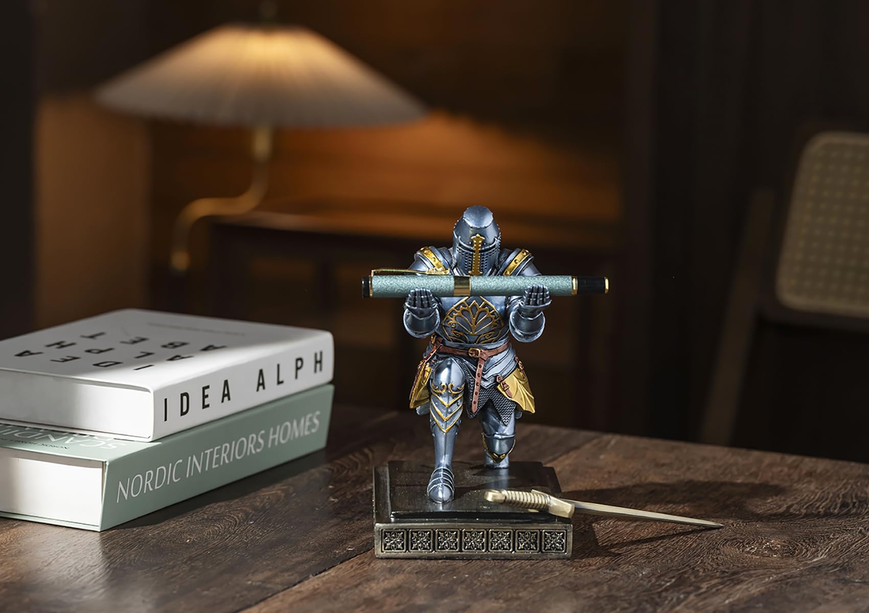 Templar Vanguard Soldato portapenne, portapenne, organizer da scrivania e accessori come regalo per gli appassionati di guerrieri medievali (blu)