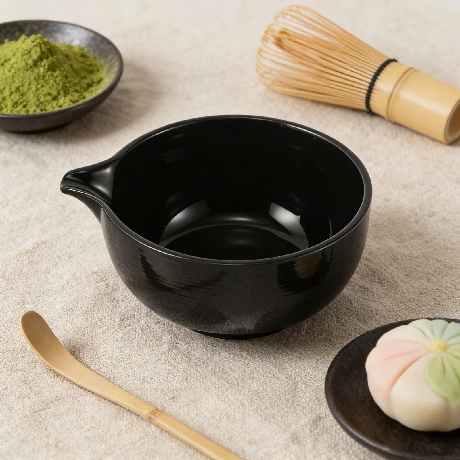 Ciotola Matcha in Ceramica con Beccuccio 550ml Nera | Bordo Ampio e Fondo Profondo, Miscelazione Uniforme, per Uso Quotidiano e Cerimonia del Tè