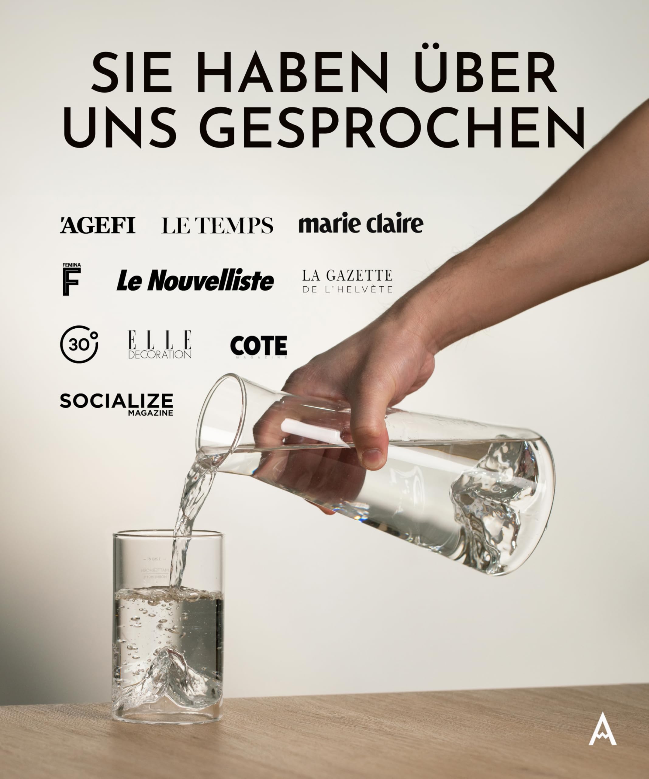 Premium Karaffe glas mit Bergen drin – Wasserkaraffe Glas 1L, Glaskaraffe mit Deckel, Borosilikatglas, mundgeblasen & handgefertigt