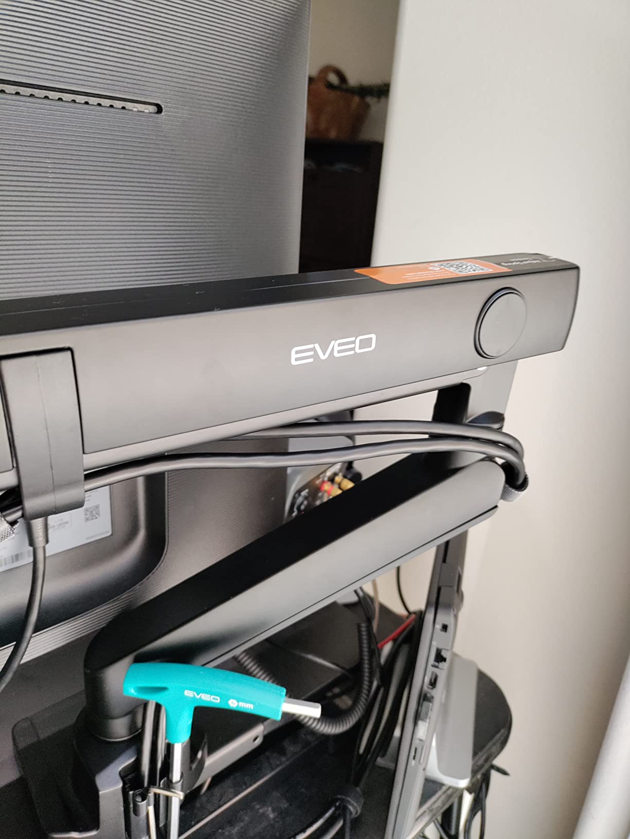 10/mo Finance EVEO Premium Single Monitor Mount 17 to 32 inch