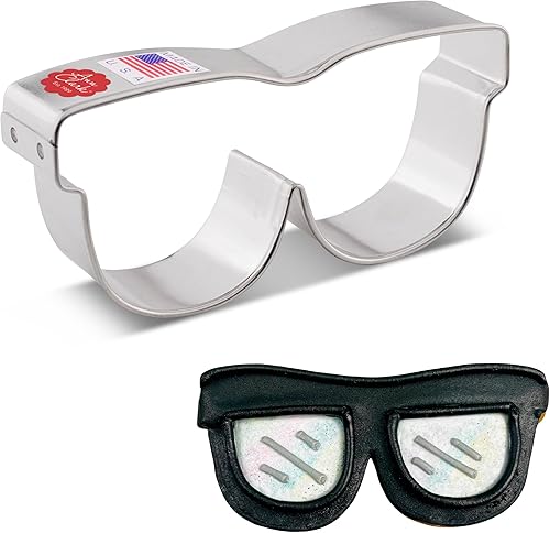 Cortador de galletas para gafasgafas de sol de 3.75" fabricado en Estados Unidos por Ann Clark Cortador de galletas para gafasgafas de sol de 3.75" fabricado en Estados Unidos por Ann Clark