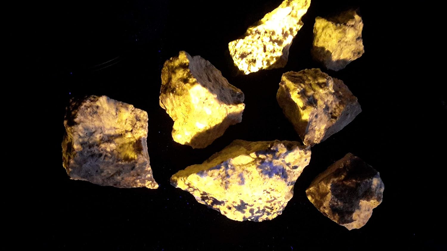 1 piece A Grade Wernerite (Scapolite) Mineral Specimen - Canada - Bright Yellow LW Fluorescent