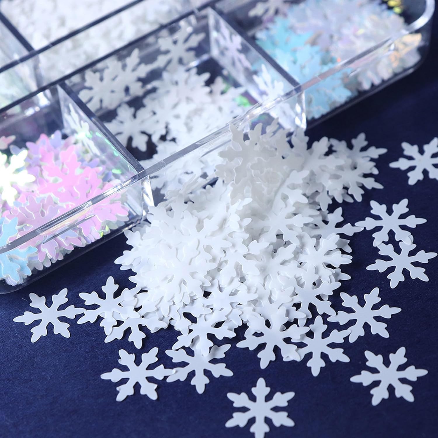 6 Girds Snowflake Nail Art Glitter Sequins, Christmas Laser White Blue Nail Sequins, 3D Holographic Glitter Flakes Powder, Winter Nail Art Decorations Accessories for Women