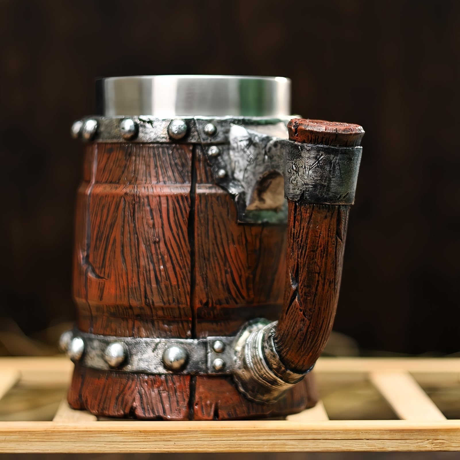 Drawelry Retro Holz Fass Bierkrug mit Griff Edelstahl Innenfutter Holzmaserung Leder Wasserbecher 600ml Vintage Nordische Wasser Bier Kaffee Mug Becher Geburtstag Geschenk für Männer (A7)