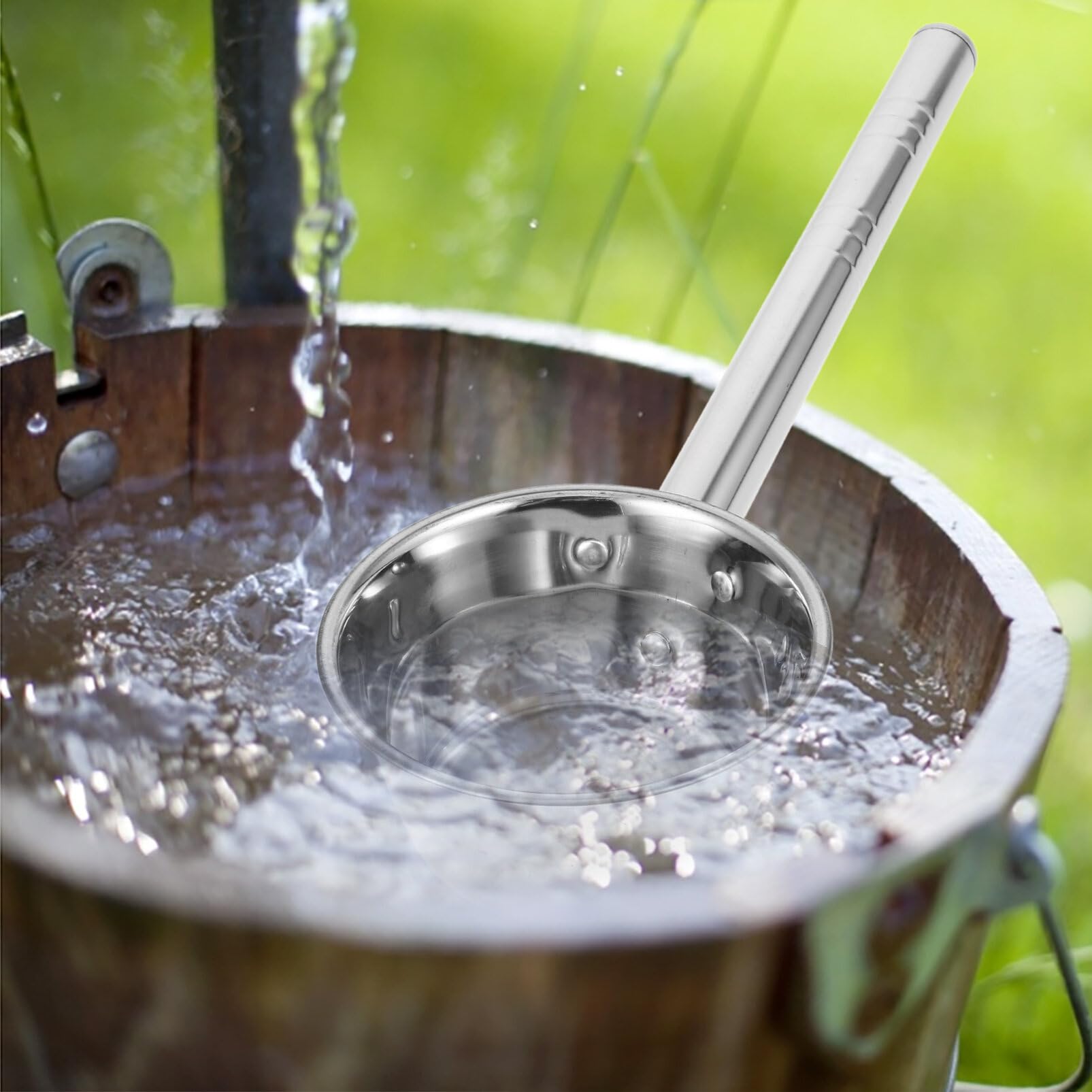 Milisten Louche à eau à long manche, 35,6 cm Jumbo Cuillère de cuisine Louche à soupe Louche en acier inoxydable pour arrosage de jardin, shampooing, rinçage tasse de salle de bain