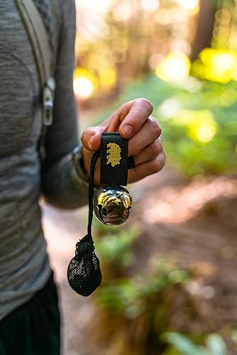 Miniatura 9 de Coghlan's Campana magnética de oso con silenciador, color azul, seguridad al aire libre para senderismo, campamento y protección de la vida