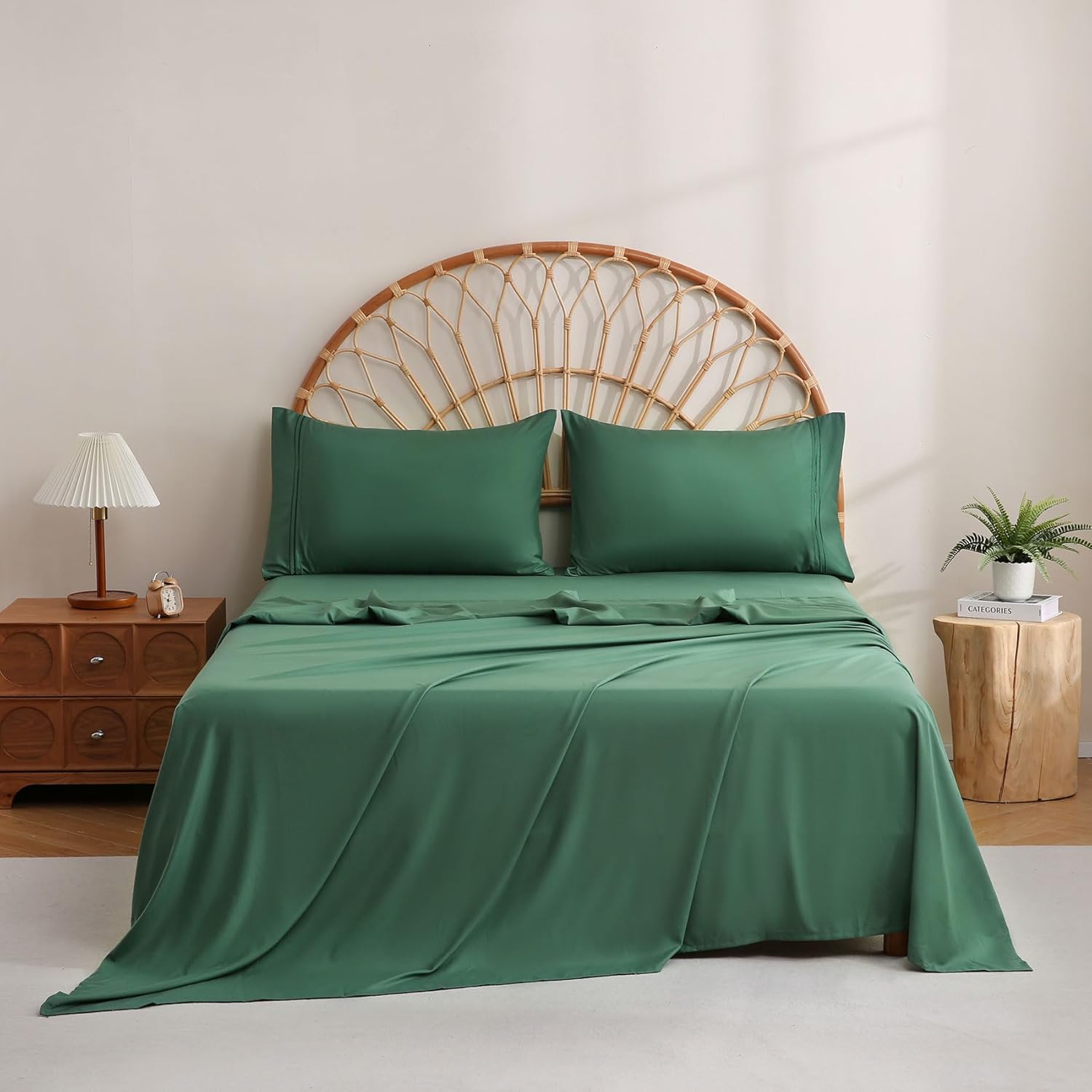JSD Hunter Green Queen Sheet Set with Side Pocket Corner Straps, 4 Piece Soft Microfiber Bed Sheets Extra Deep Pocket