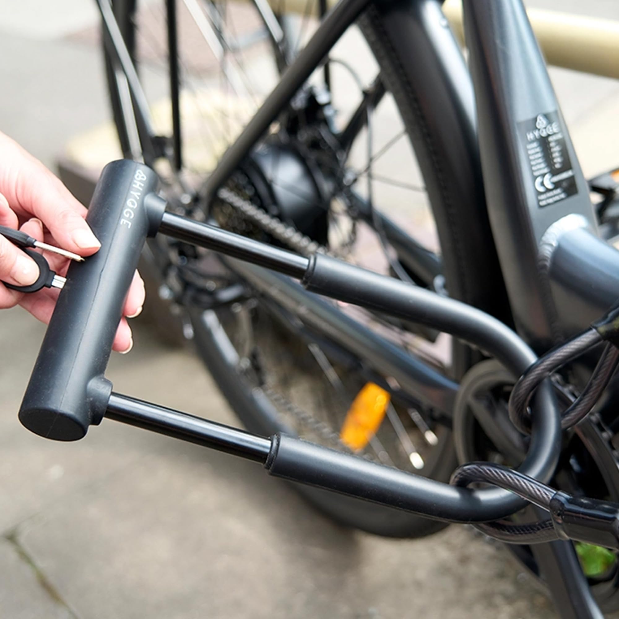 Hygge Lucchetto antifurto a U da 20 mm, cavo in acciaio resistente da 1,2 m, con 2 chiavi ad alta sicurezza per bicicletta, bici elettrica e mountain bike