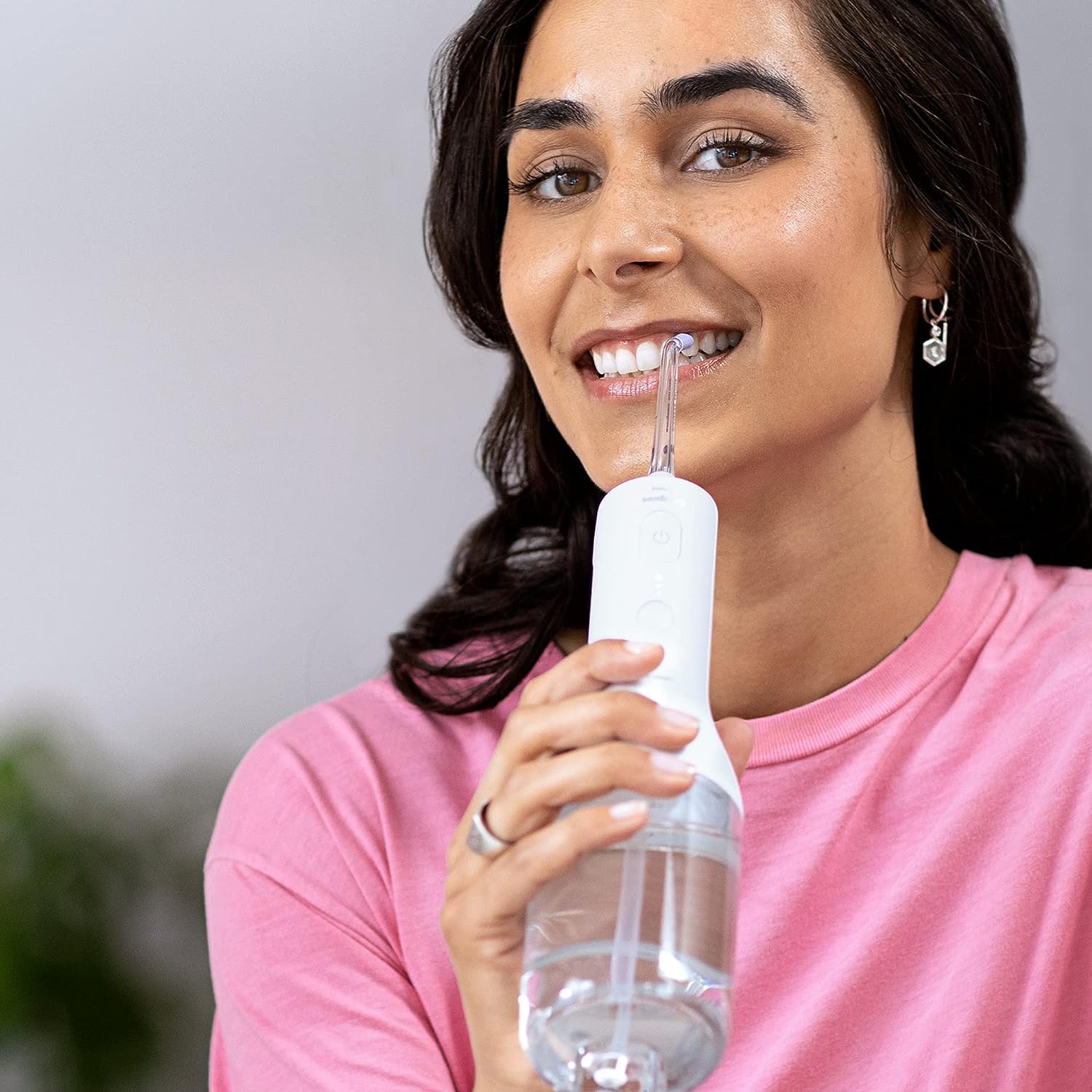 Philips Sonicare kabelloser Power Flosser 3000 Munddusche; Wasser-Flosser für Zähne, Zahnfleisch und Zahnpflege, weiß (Modell HX3826/31)