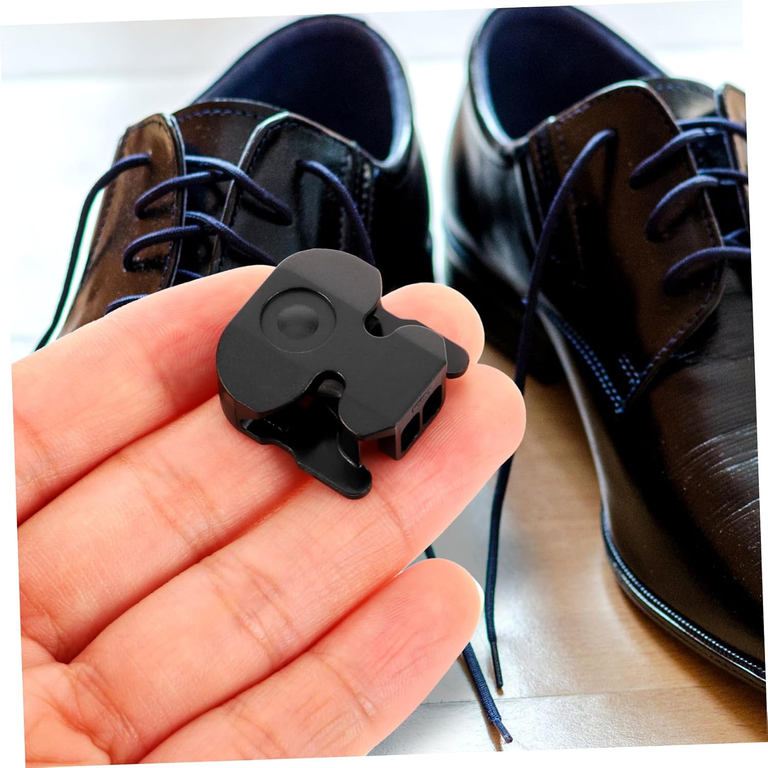 FRCOLOR Quick-Release Shoelace Locks 1 Pair Plastic Fasteners for Sneakers Adults Easy to Use Secure Fit for Sports and Casual Shoes